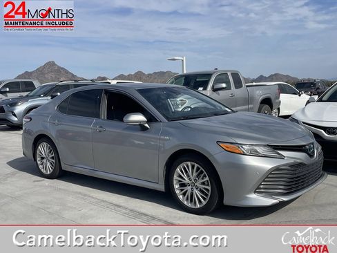 Used 2020 Toyota Camry XLE image 1