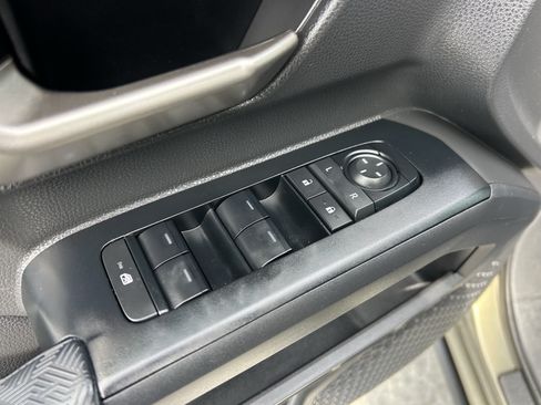 Certified 2025 Toyota Tacoma TRD Off-Road AWD/4WD image 26