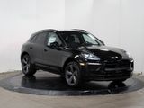 Used 2024 Porsche Macan image 3