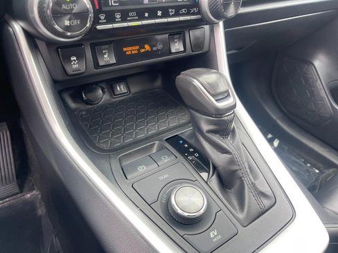 Used 2019 Toyota RAV4 XSE AWD/4WD image 17