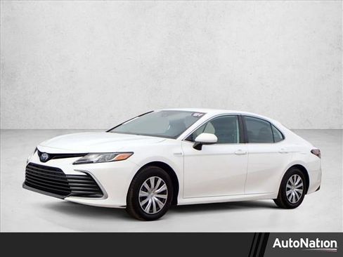 Used 2021 Toyota Camry LE image 1