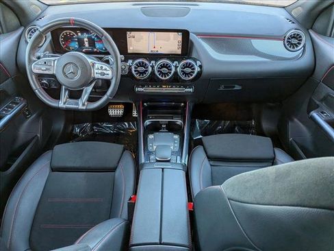 Certified 2022 Mercedes-Benz GLA 35 AMG 4MATIC image 18