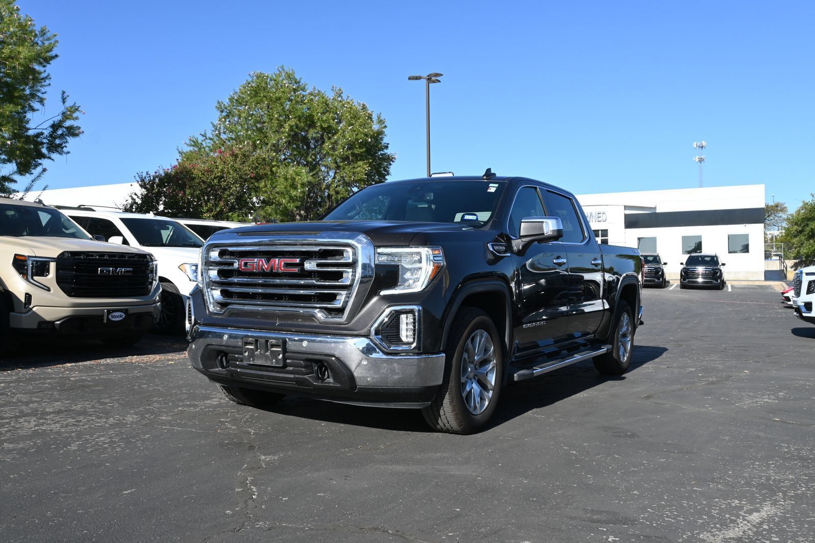 Used 2022 GMC Sierra 1500 SLT AWD/4WD image 1