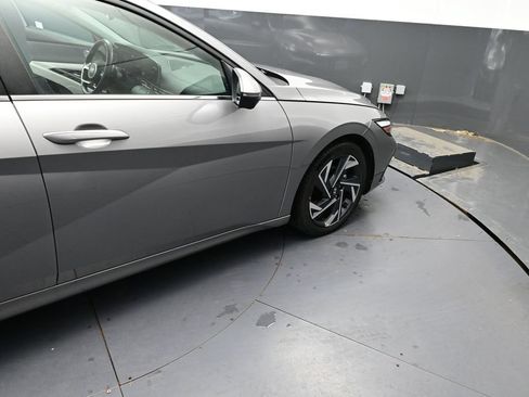 Used 2024 Hyundai Elantra Limited FWD image 22