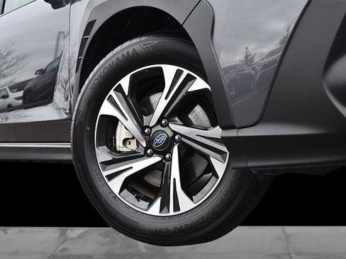Used 2024 Subaru Crosstrek 2.0i Premium image 3