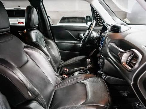 Used 2019 Jeep Renegade Limited image 14