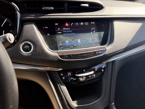 Used 2017 Cadillac XT5 Premium Luxury w/ Driver Assist Package image 10