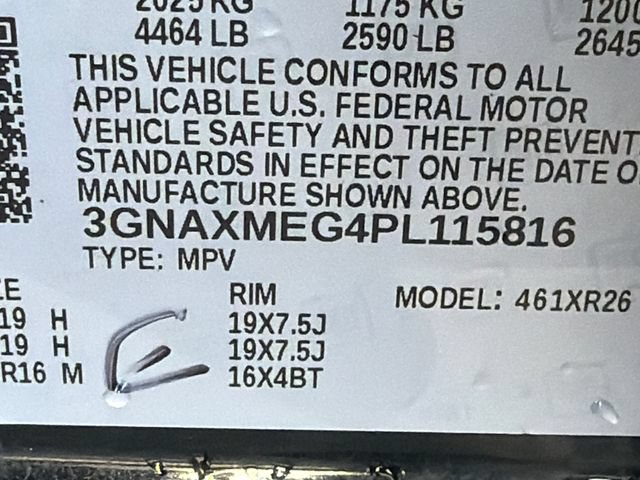 Used 2023 Chevrolet Equinox RS FWD image 34
