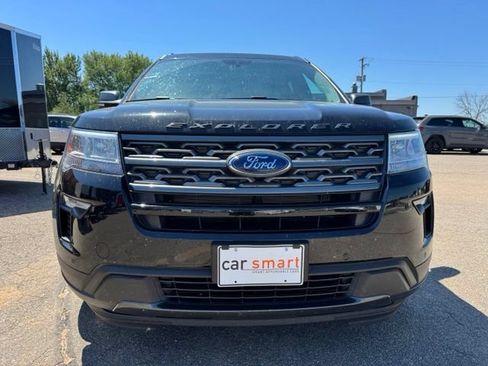 Used 2018 Ford Explorer XLT w/ XLT Appearance Package AWD/4WD image 2