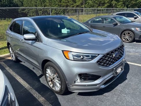 Used 2020 Ford Edge Titanium w/ Equipment Group 301A AWD/4WD image 2