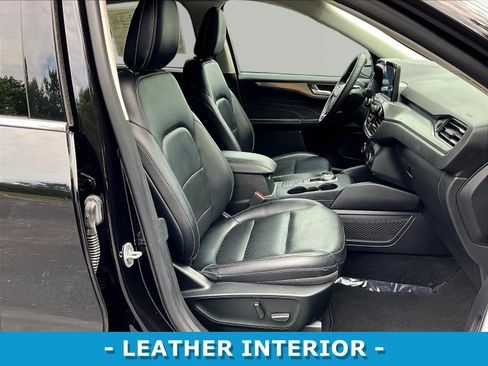 Used 2022 Ford Escape Titanium AWD/4WD image 29
