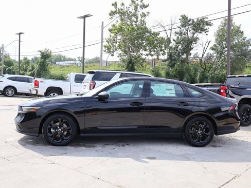 New 2025 Honda Accord SE image 3