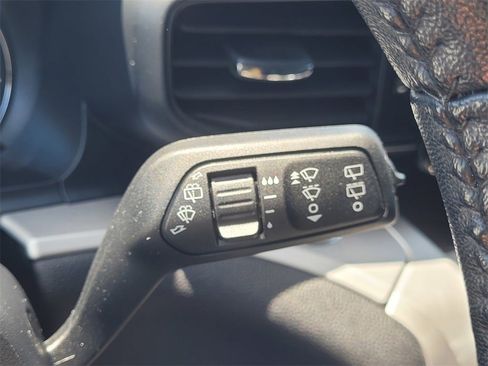 Used 2021 Ford Explorer XLT image 15