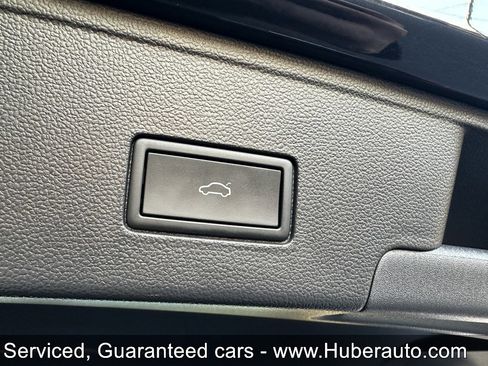 Used 2024 Volkswagen Atlas Cross Sport SEL image 22