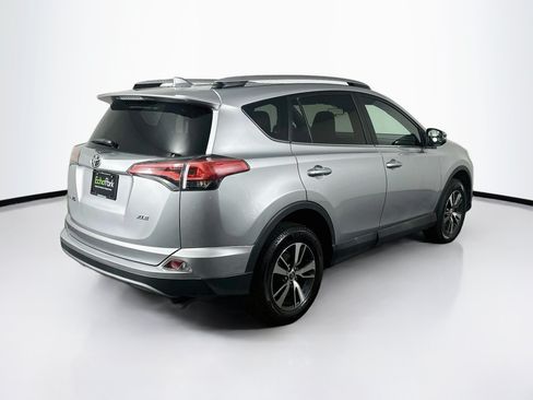 Used 2017 Toyota RAV4 XLE FWD image 9