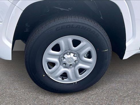 New 2026 Toyota Tundra SR image 10