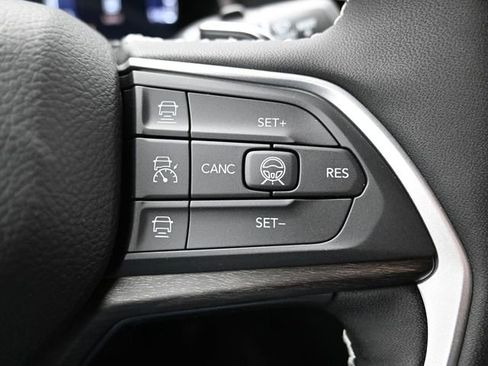 New 2026 Jeep Grand Cherokee Altitude AWD/4WD image 27