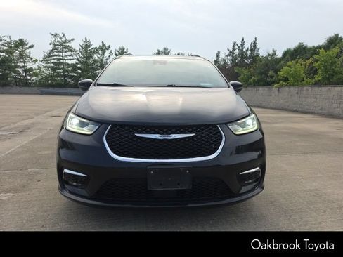 Used 2022 Chrysler Pacifica Touring-L FWD image 9