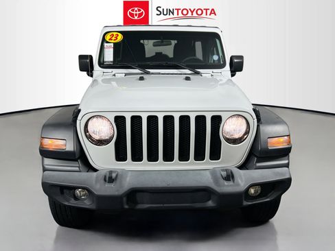 Used 2023 Jeep Wrangler Altitude image 10