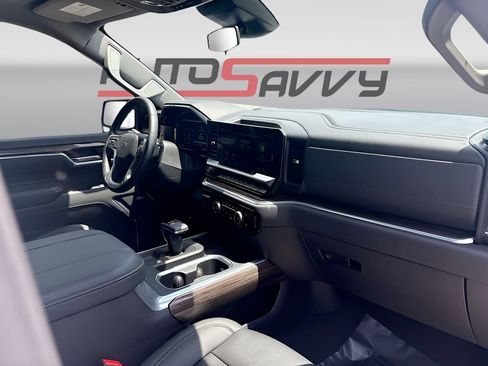 Used 2025 Chevrolet Silverado 1500 LT Trail Boss w/ Convenience Package II AWD/4WD image 30