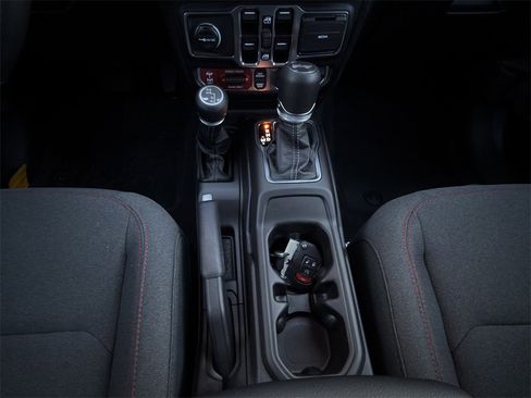 New 2025 Jeep Wrangler Unlimited Rubicon image 17