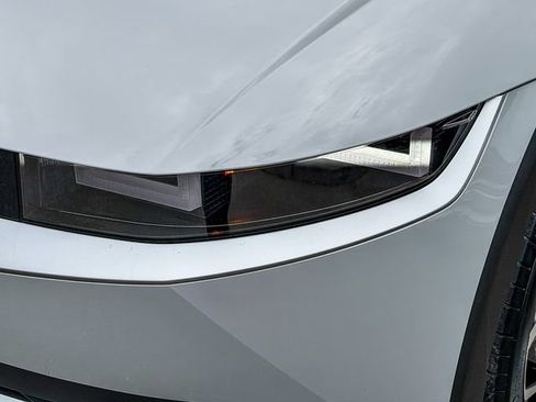 Certified 2024 Hyundai Ioniq 5 SEL RWD image 8