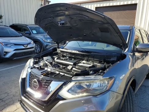 Used 2017 Nissan Rogue SV FWD image 43
