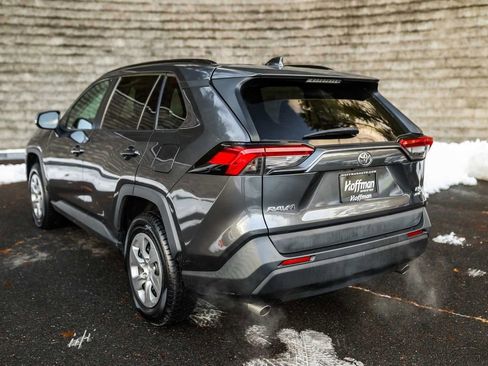 Used 2019 Toyota RAV4 LE image 9