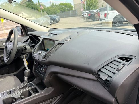 Used 2017 Ford Escape SE w/ Equipment Group 201A FWD image 16