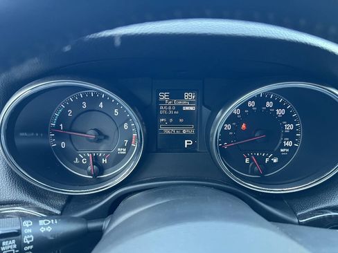 Used 2012 Jeep Grand Cherokee Laredo AWD/4WD image 19