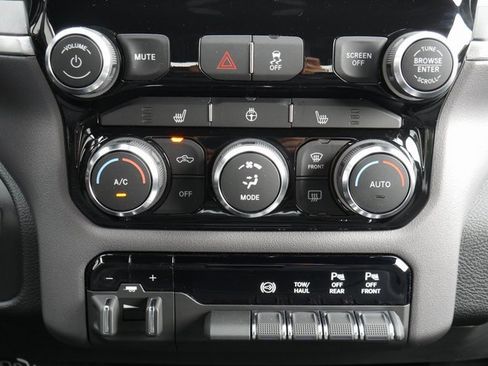 Used 2024 RAM 2500 Big Horn w/ Night Edition image 24