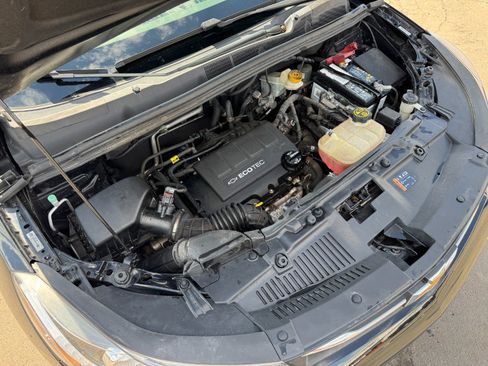 Used 2017 Chevrolet Trax LT w/ LT Convenience Package image 24