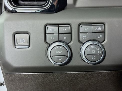 New 2026 GMC Sierra 2500 AT4X image 10