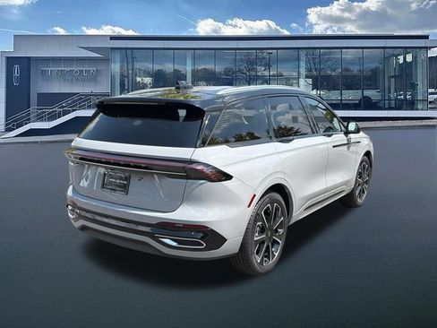 New 2026 Lincoln Nautilus Reserve AWD/4WD image 8