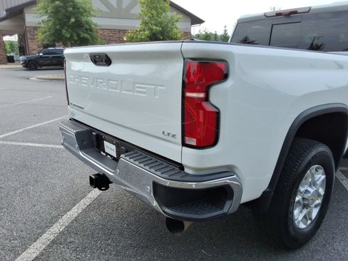 Certified 2025 Chevrolet Silverado 2500 LTZ w/ LTZ Plus Package AWD/4WD image 15
