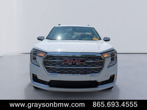 Used 2023 GMC Terrain Denali w/ Denali Premium Package AWD/4WD image 8