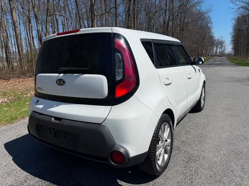 Used 2015 Kia Soul + FWD image 4