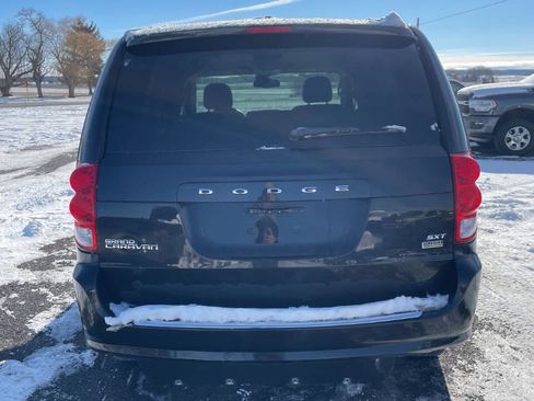 Used 2014 Dodge Grand Caravan SXT w/ UConnect Hands-Free Group image 4
