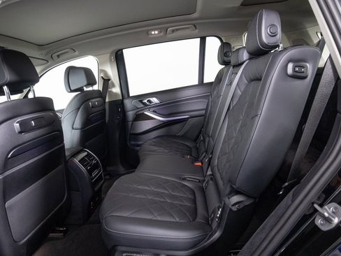 Used 2024 BMW X7 xDrive40i image 11