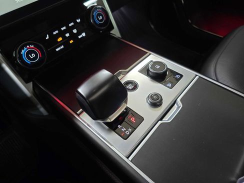 Used 2023 Land Rover Range Rover SV image 38