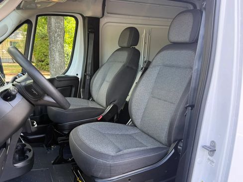 Used 2023 RAM ProMaster 2500 w/ Driver Convenience Group FWD image 14