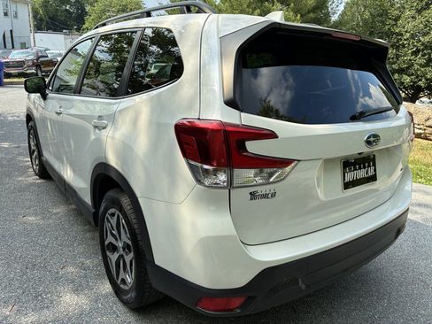 Used 2023 Subaru Forester Premium AWD/4WD image 6