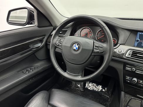 Used 2011 BMW 750i image 25