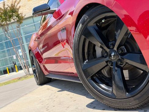 Used 2022 Ford Mustang GT Premium w/ Black Accent Package RWD image 18