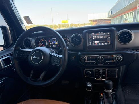 Used 2021 Jeep Gladiator Sport image 19