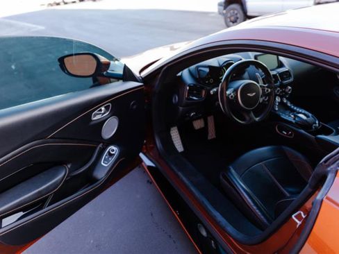 Used 2020 Aston Martin V8 Vantage Coupe image 16