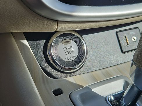 Used 2018 Nissan Murano Platinum image 16