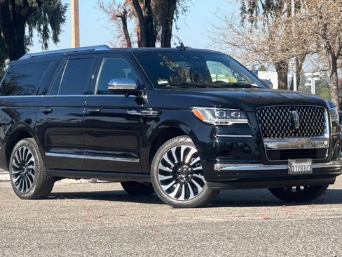 Used 2022 Lincoln Navigator L Black Label image 2