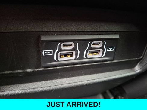 Used 2024 Jeep Grand Cherokee Laredo X w/ Trailer Tow Package AWD/4WD image 11