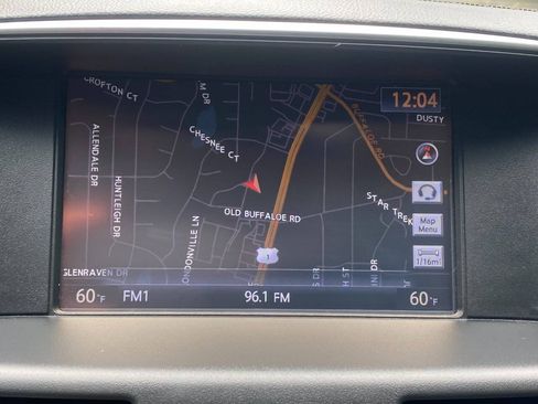 Used 2017 INFINITI Q70 3.7 RWD image 28
